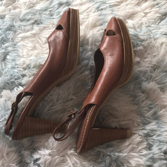 Heels - Picture 2 of 5